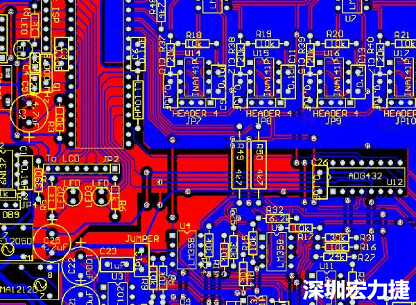 一般產(chǎn)品的PCB設計，多數(shù)先決定元件布局，再進行線路連接，于元件位置就先改善干擾問題，再從線路細節(jié)著手改善產(chǎn)品。