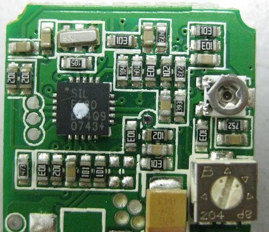 PCBA加工IC元件主要分為DIP及SMD兩大類，DIP 插件的IC，SMD (Surface Mount Device) 表面貼裝元件。